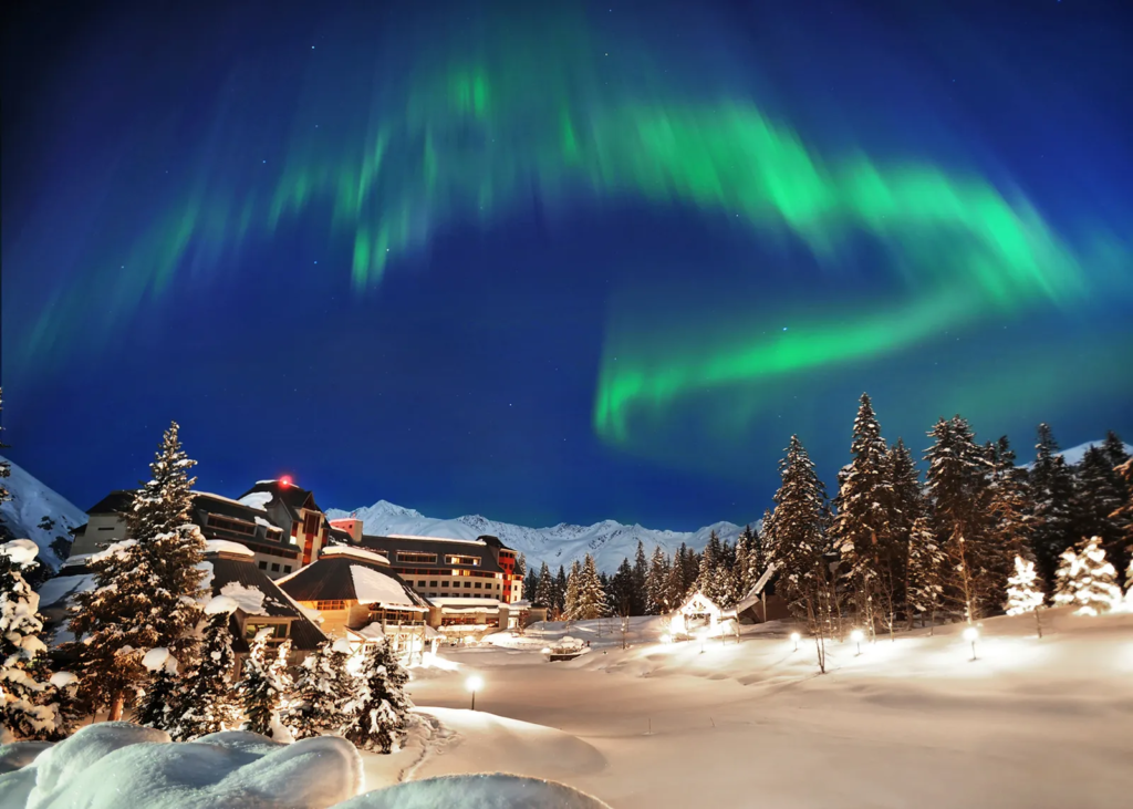 Insider Tips: How to Catch the Northern Lights at the Best US Locations This Season