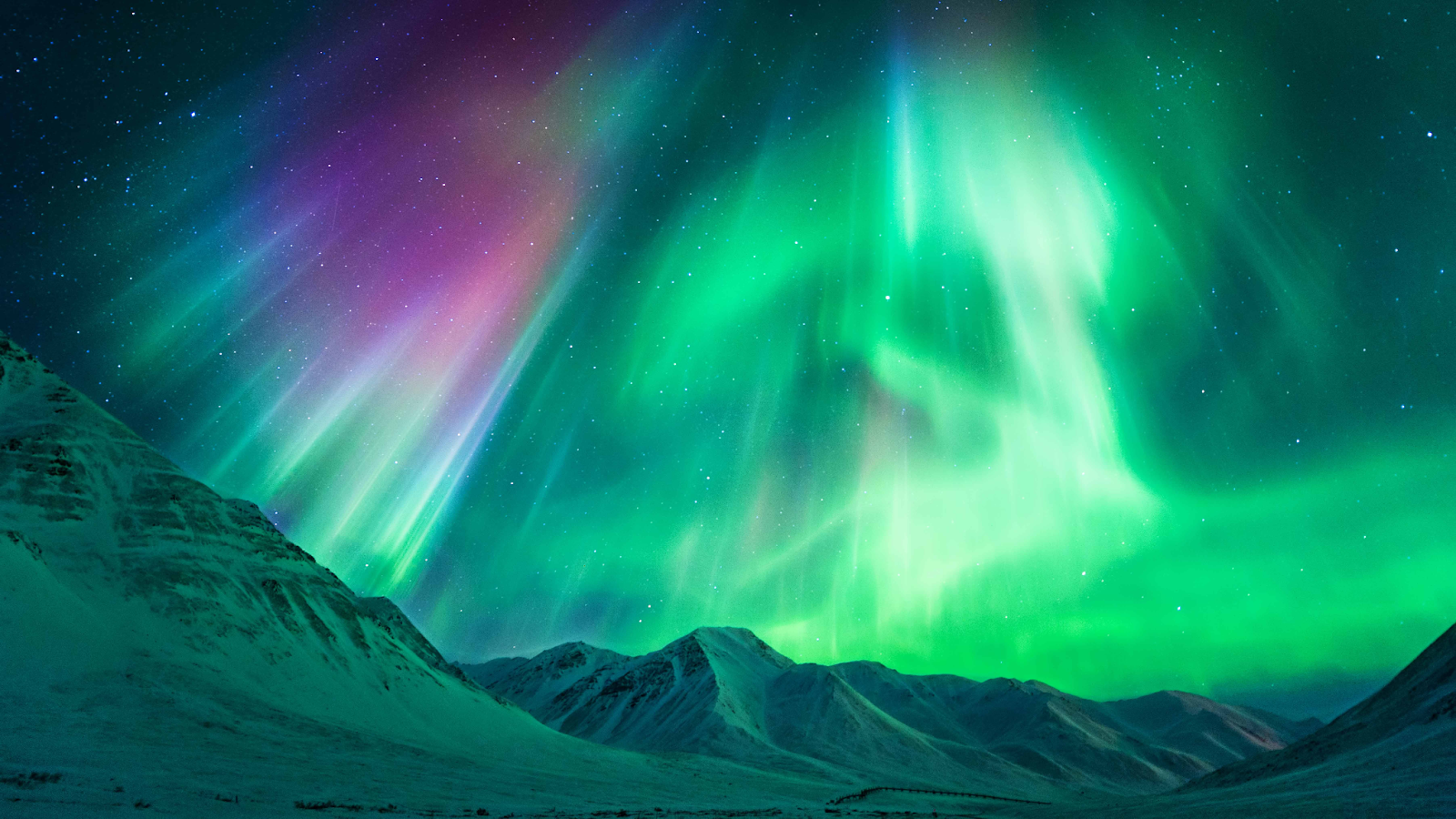 The Crazy Science Behind Why the Northern Lights Are Appearing South of the Arctic