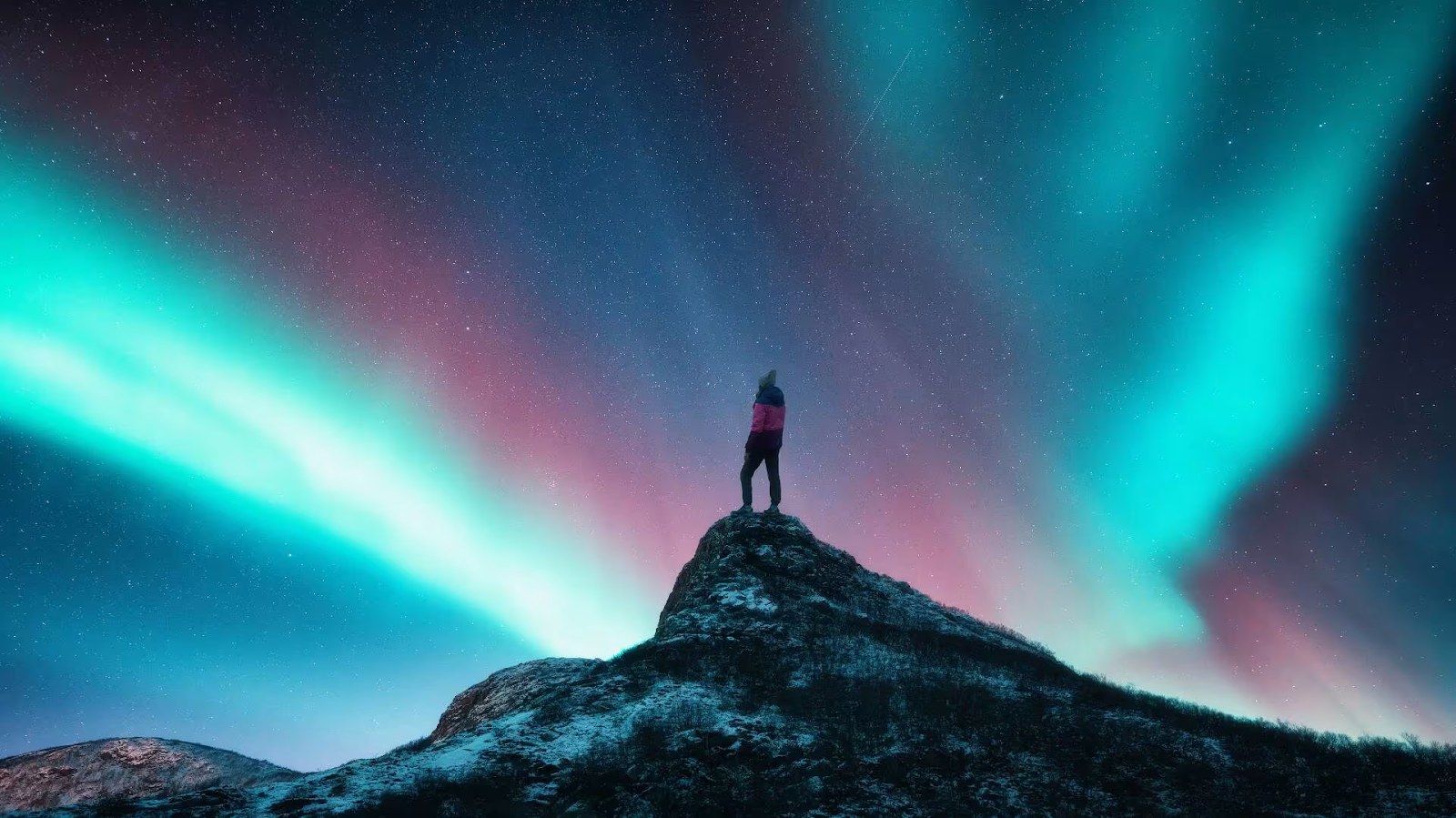 Astronomers Say This Arctic Aurora Storm Is “Once-in-a-Lifetime” Material